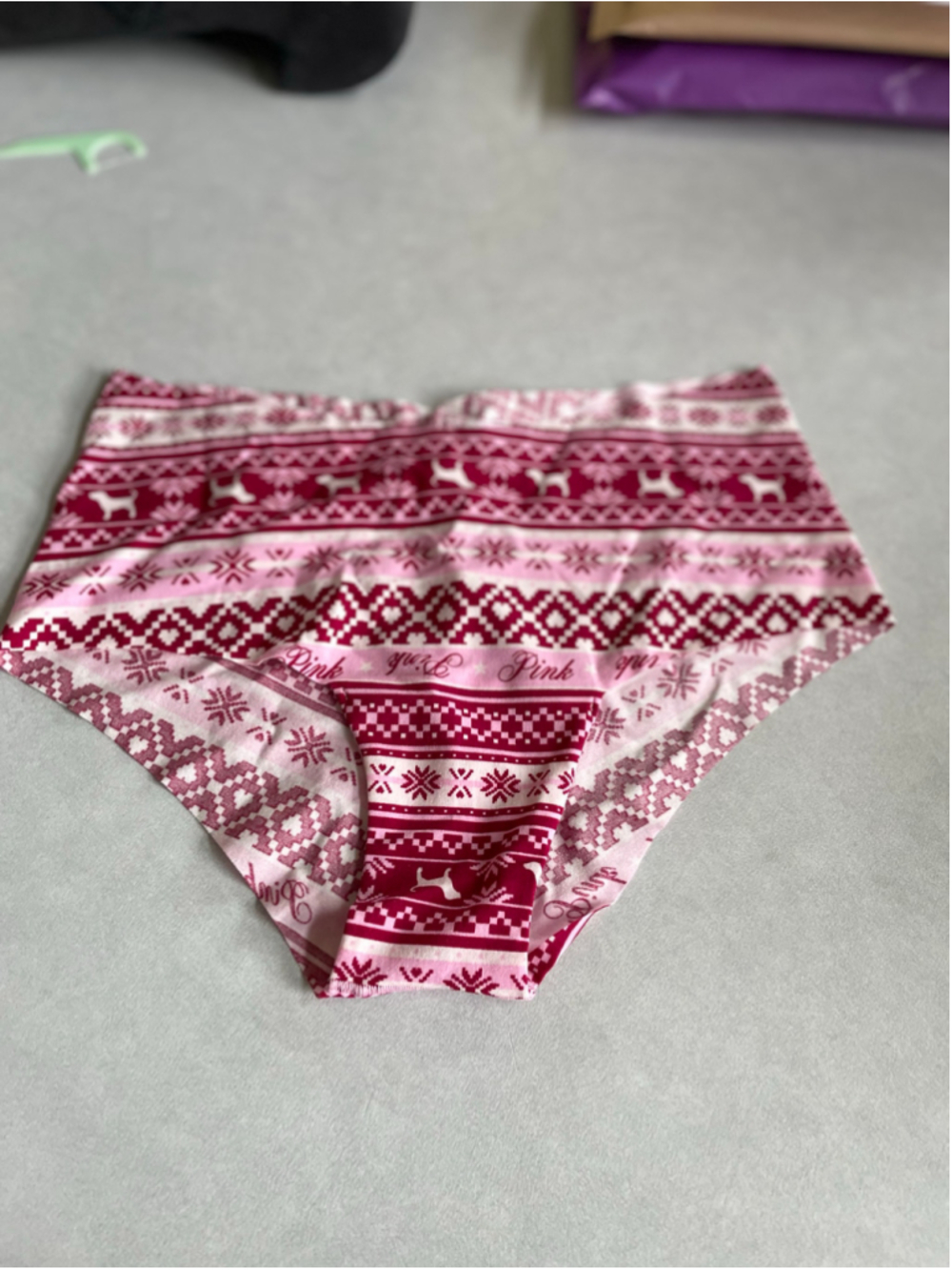 Women's Victoria's Secret PINK Cheeky Panties Size S Pink Red Fair Isle